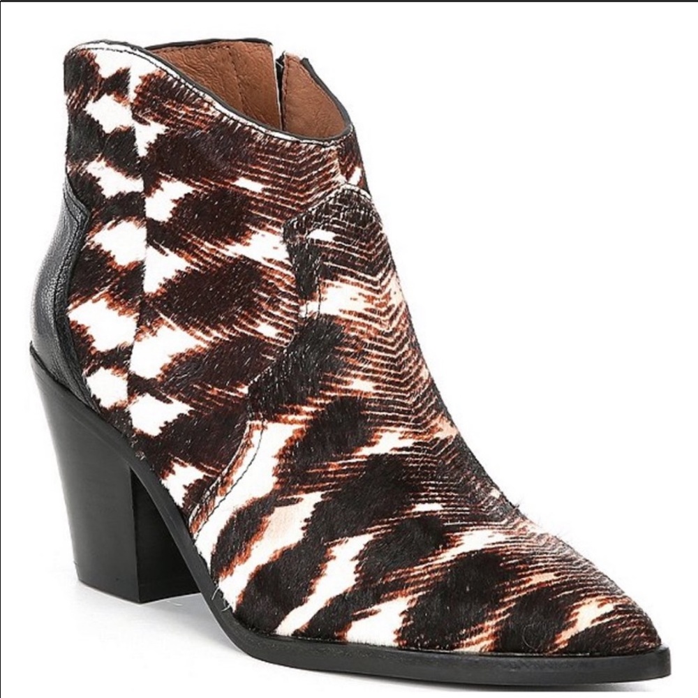 NWOB Antonio Melani Paytton Print Haircalf Booties